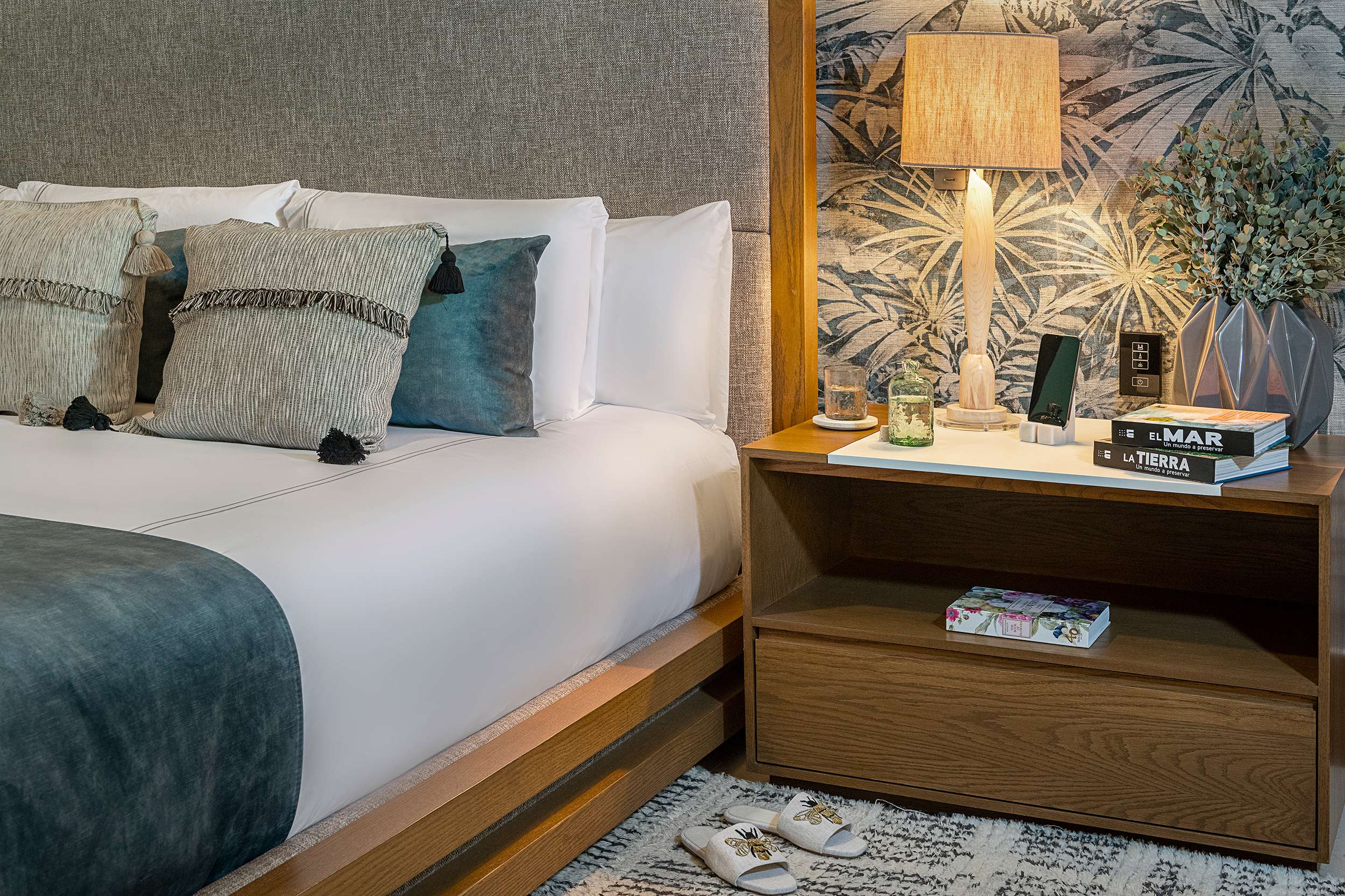 Home & Décor - Modern Mexico