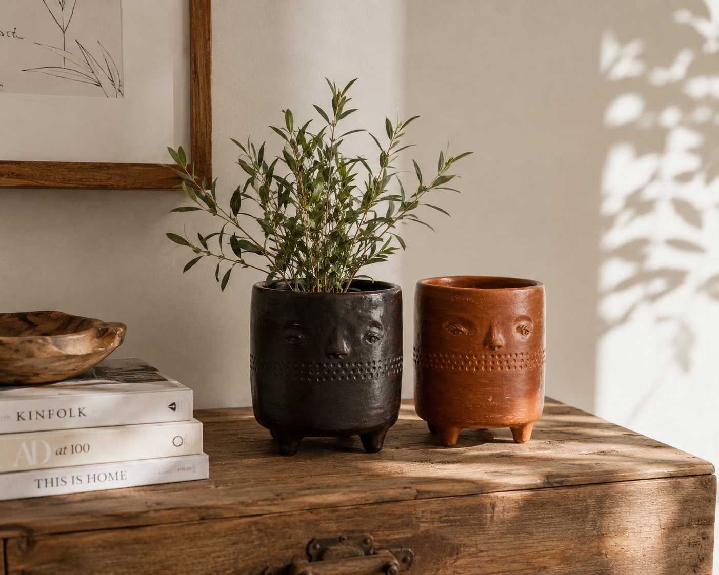 Los Rostros Pot - Modern Mexico